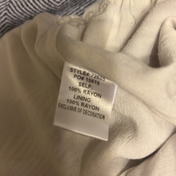 Skies are blue linen jumpsuit - Picture 5 of 5